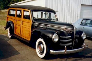 1940_Plymouth_Woody.jpg (28966 bytes)