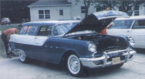 1955_Pontiac_Safari.jpg (42240 bytes)