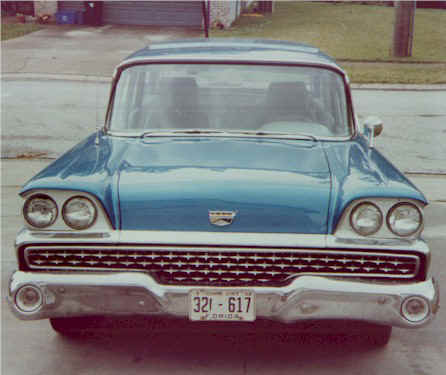 1959_Ford_Country_Sedan_front.jpg (47184 bytes)