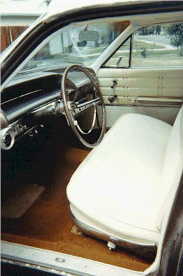 1963_Chevrolet_Impala_interior.jpg (32798 bytes)