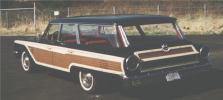 1963_Ford_Country_Squire_back.jpg (22074 bytes)