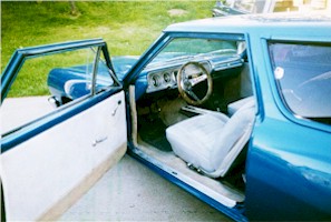 1965_Chevy_Chevelle_inside.jpg (23641 bytes)