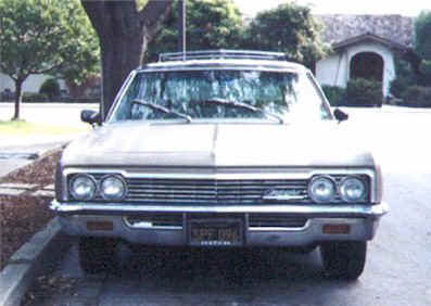1966_Chevrolet_Impala_front.jpg (35772 bytes)