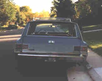 1967_Chrysler_Newport_TownCountry_rear.jpg (12804 bytes)