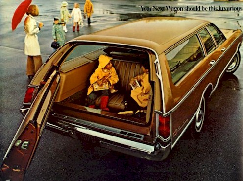 1970_Chrysler_TownCountry.jpg