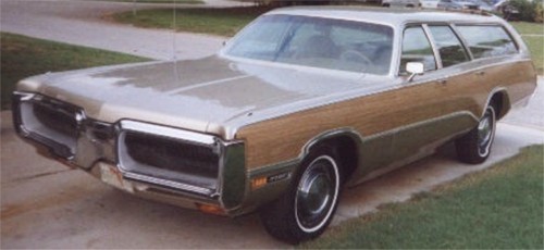 1972_Plymouth_Sport_Suburban.jpg