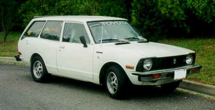 1974_Toyota_Corolla_2.jpg (36531 bytes)