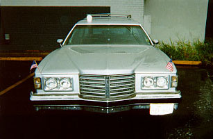 1976_Pontiac_Safari_front.jpg (23005 bytes)