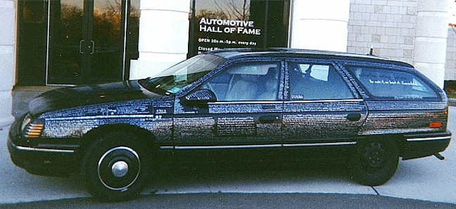 1991_Ford_Taurus_art_car.jpg (81309 bytes)