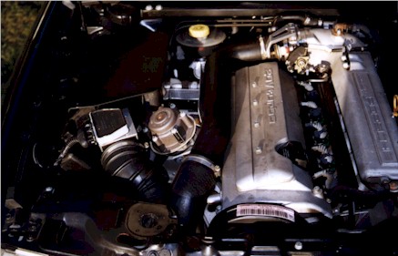 1995_Audi_RS2_engine.jpg