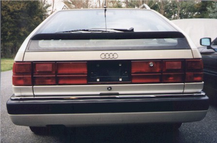 Audi_taillights_V8.jpg (35770 bytes)